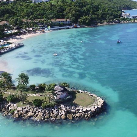 Blue Waters Resort And Spa St. John's Eksteriør bilde